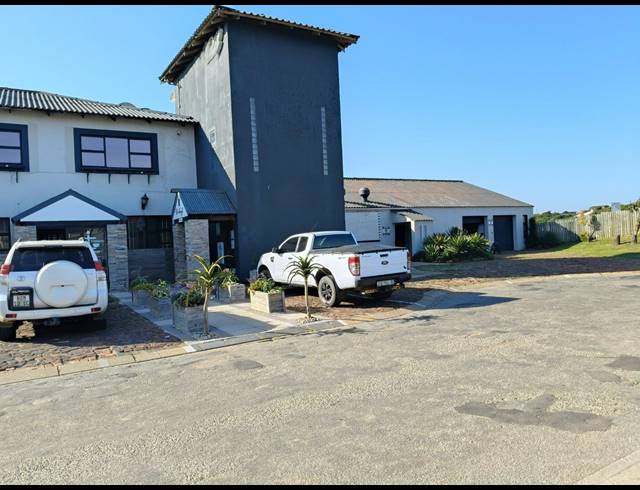 M² OFFICE FOR SALE IN JEFFREYS BAY CENTRAL